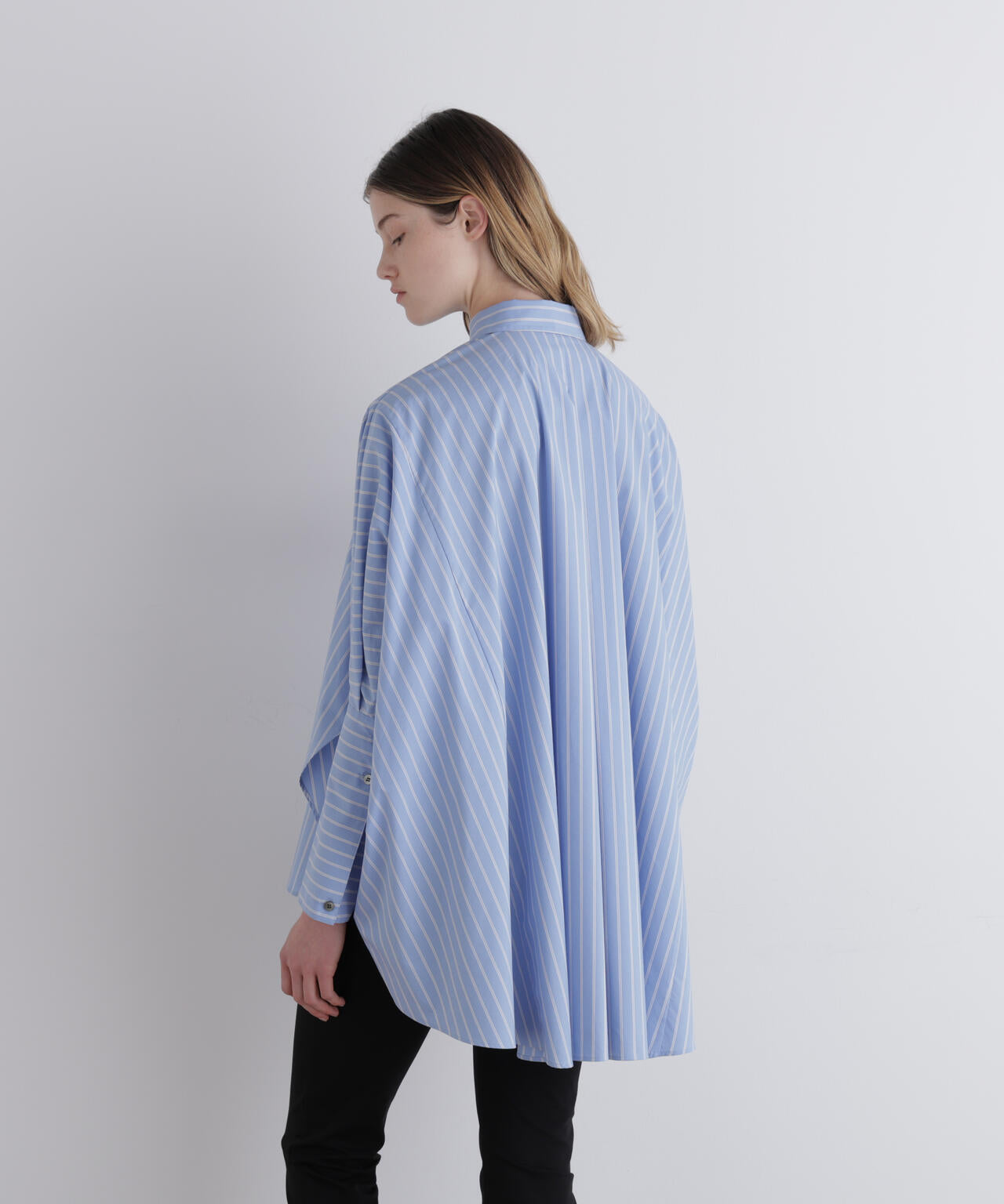 オーバーサイズロングカフスシャツ2