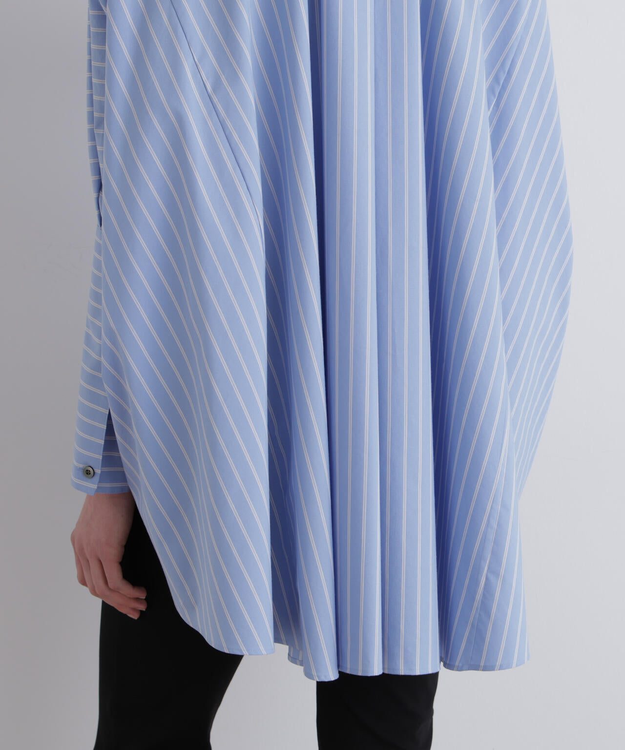 オーバーサイズロングカフスシャツ2