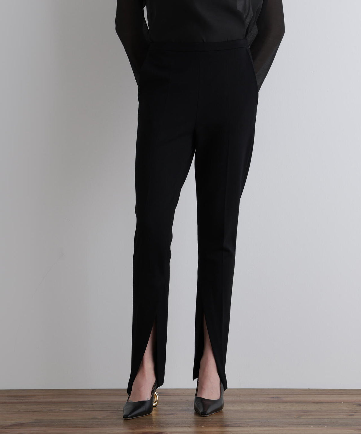 ミニマムストレッチポンチパンツ
