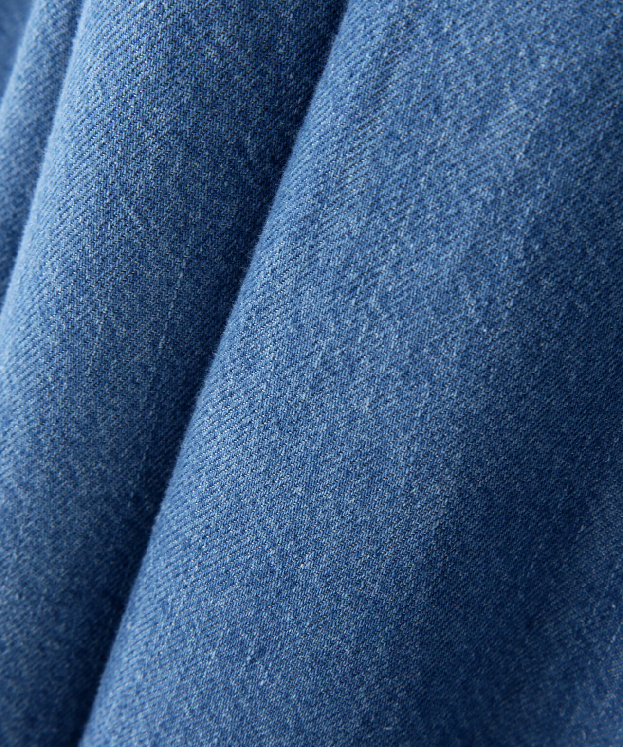 ライトデニムパンツ