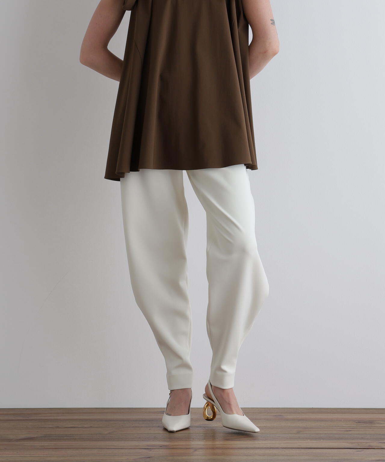 ライトダンボールバレルパンツ