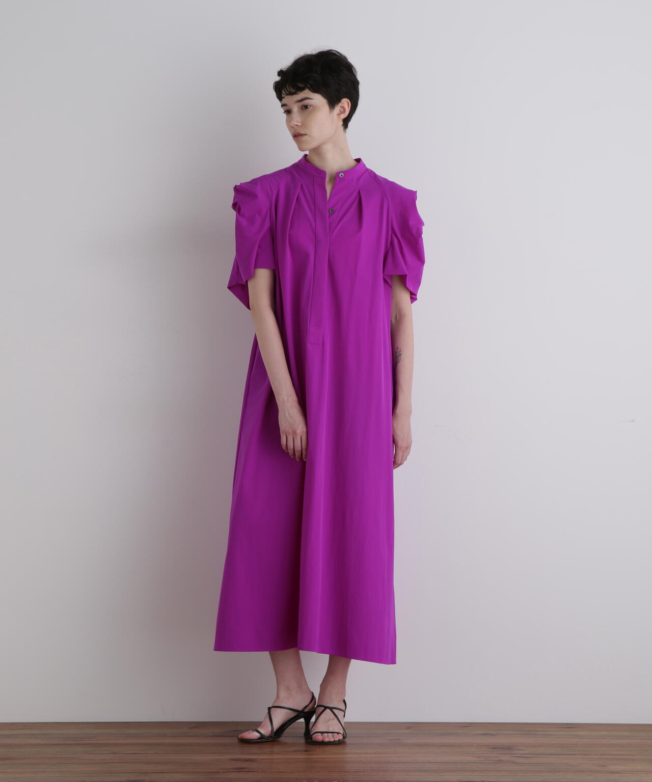 ナイロンストレッチワンピース