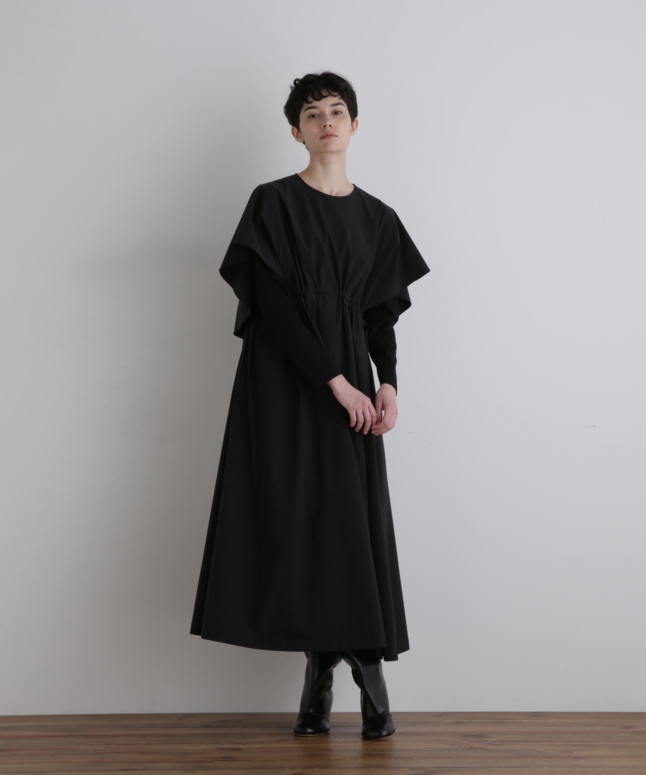 SOLOTEXブロードケープワンピース