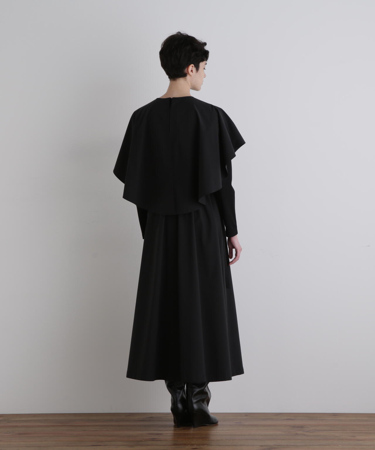 SOLOTEXブロードケープワンピース