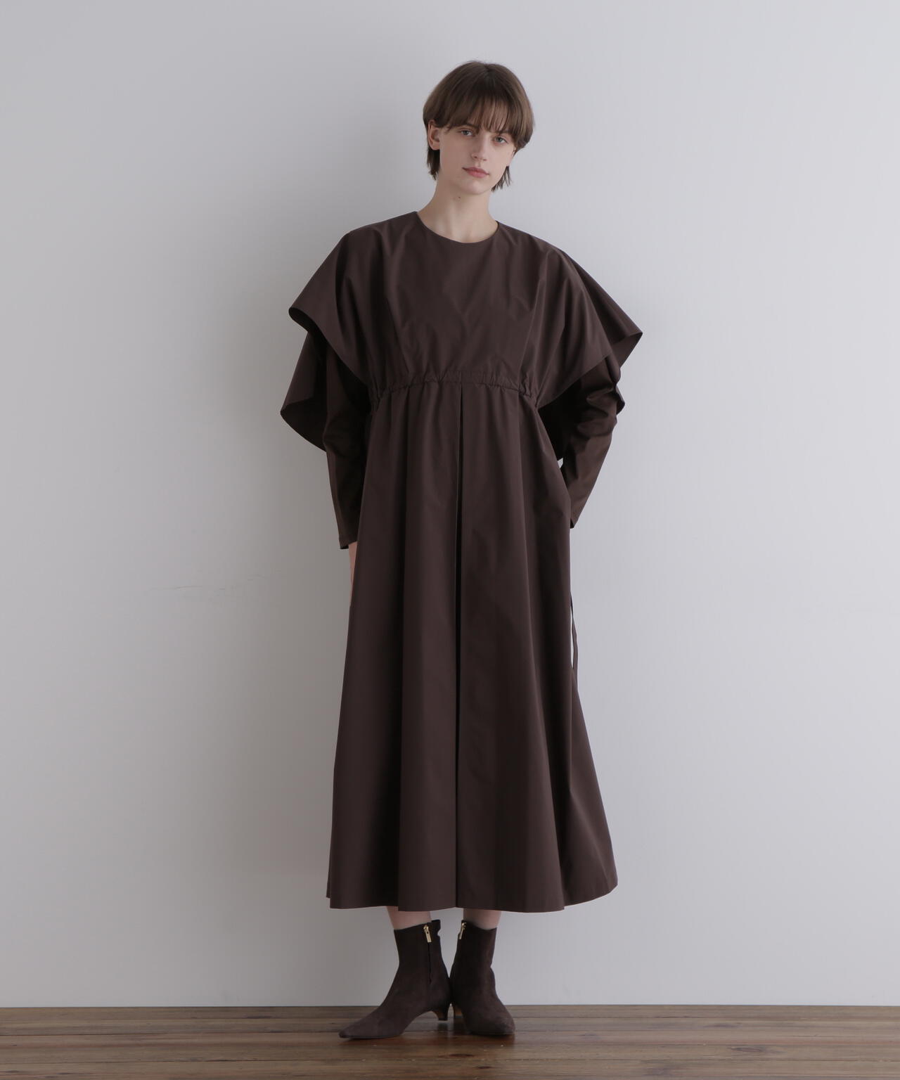 SOLOTEXブロードケープワンピース