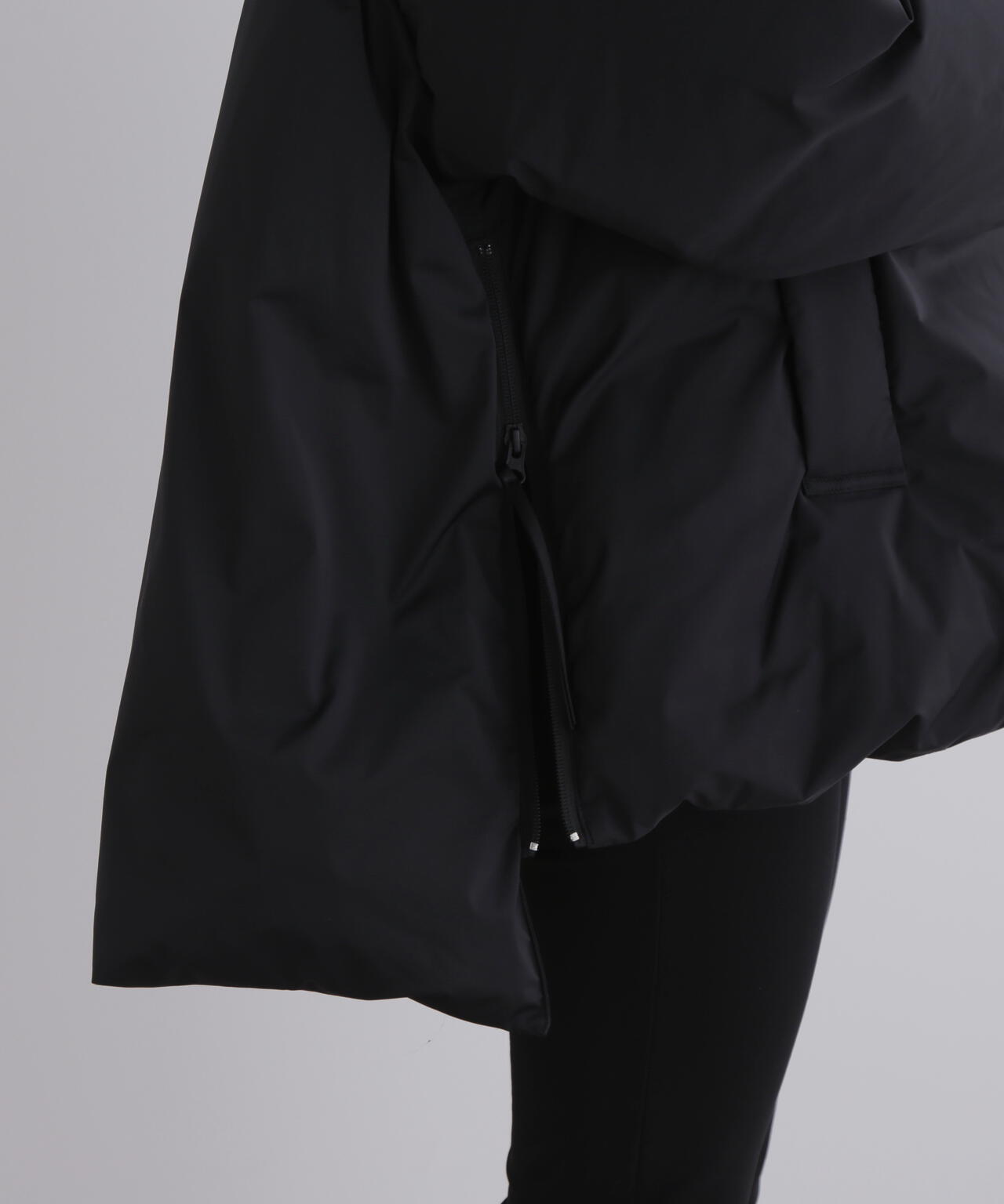 テントラインダウンジャケット