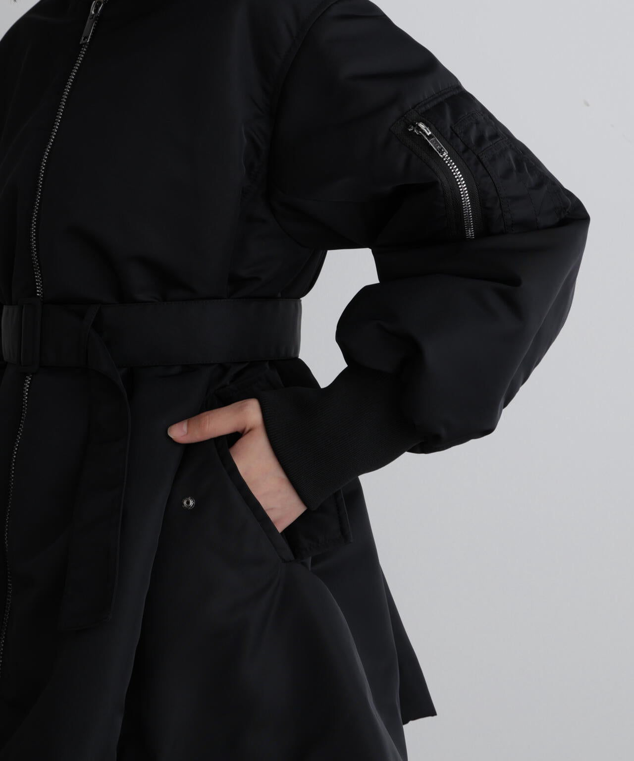 ナイロンウエストベルトパフィージャケット