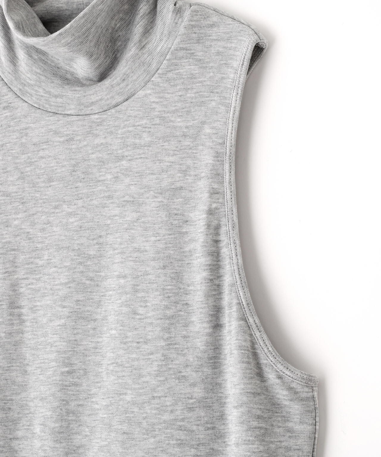 カップインハイネックトップ