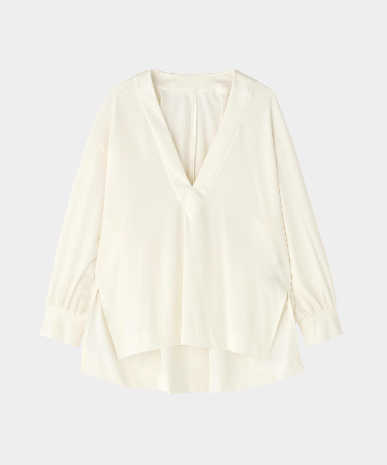 コンパクトポンチVネックプルオーバー