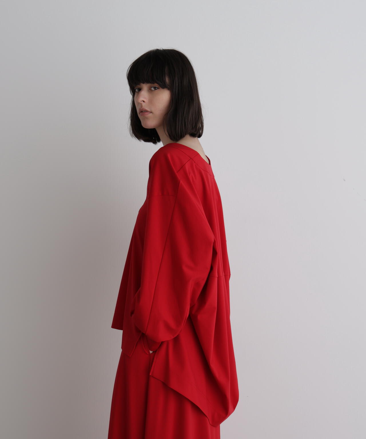 コンパクトポンチVネックプルオーバー