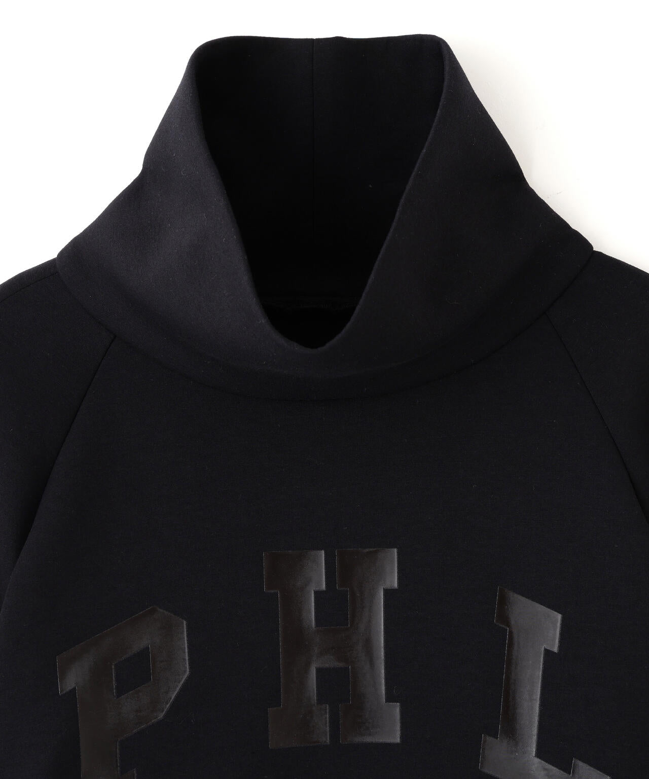 《LE PHIL SPORTS》ライトダンボールレタードプルオーバー