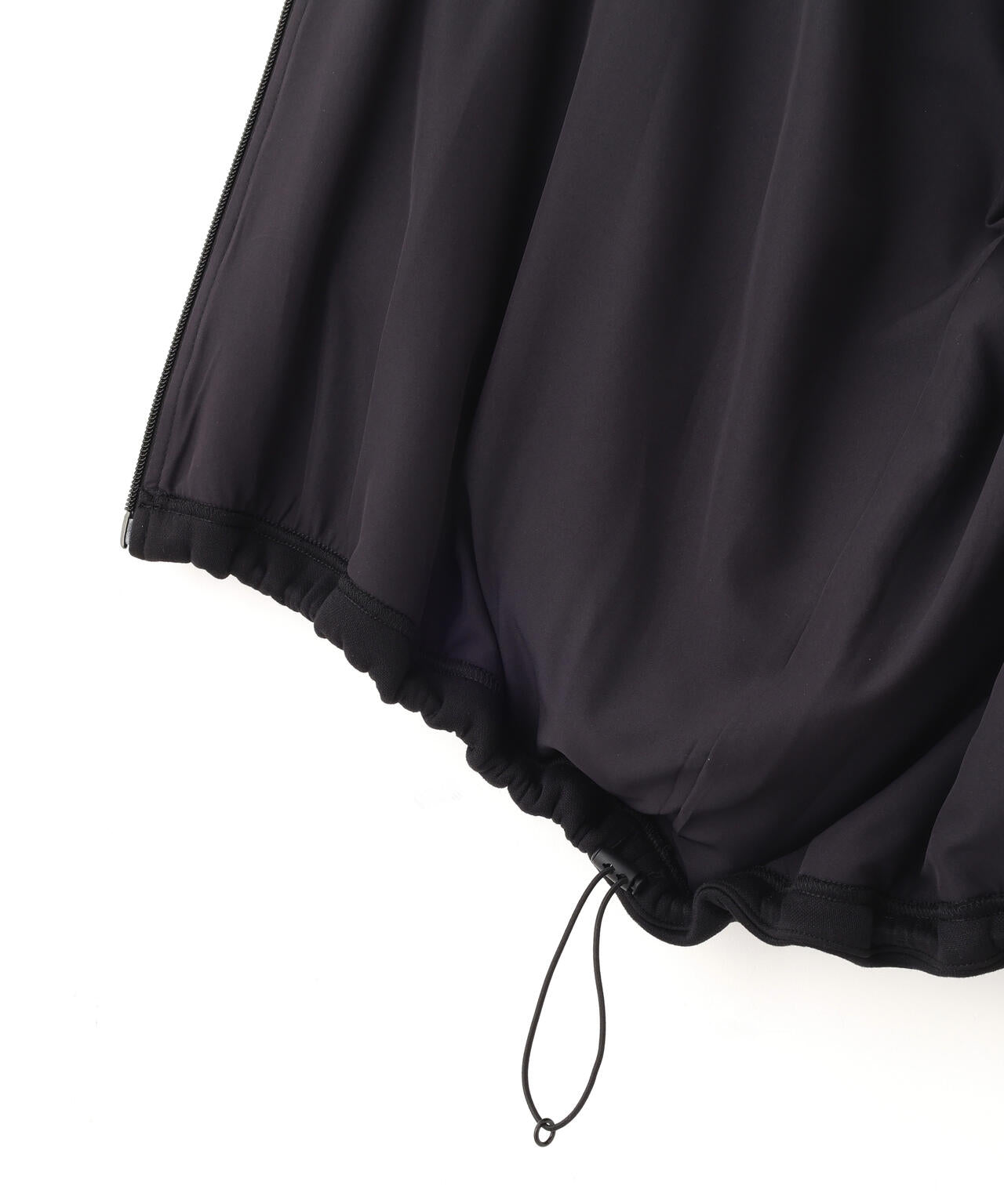 《LE PHIL SPORTS》テックダンボールスタンドカラーブルゾン