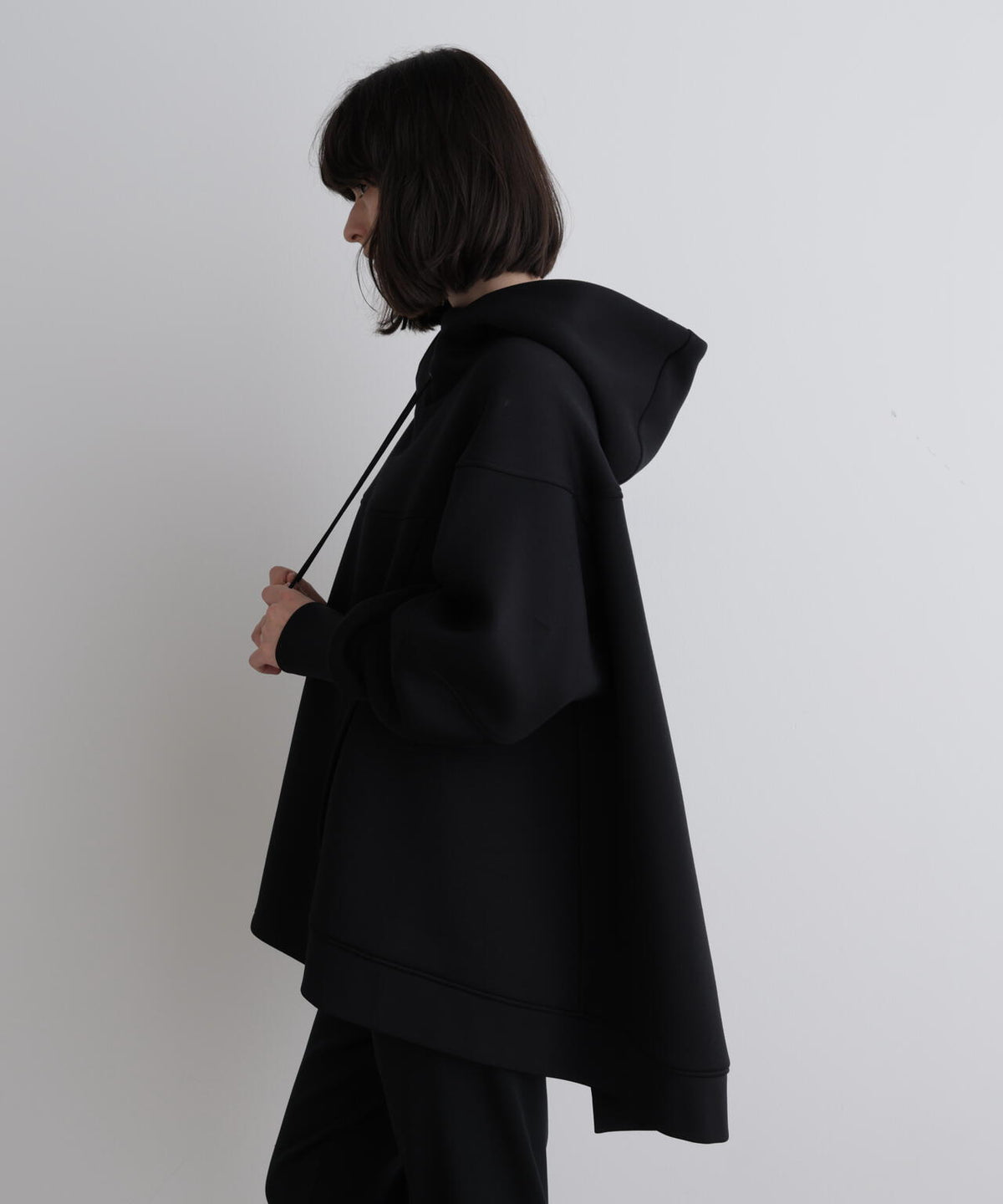 《LE PHIL SPORTS》テックダンボールジャージフーディ