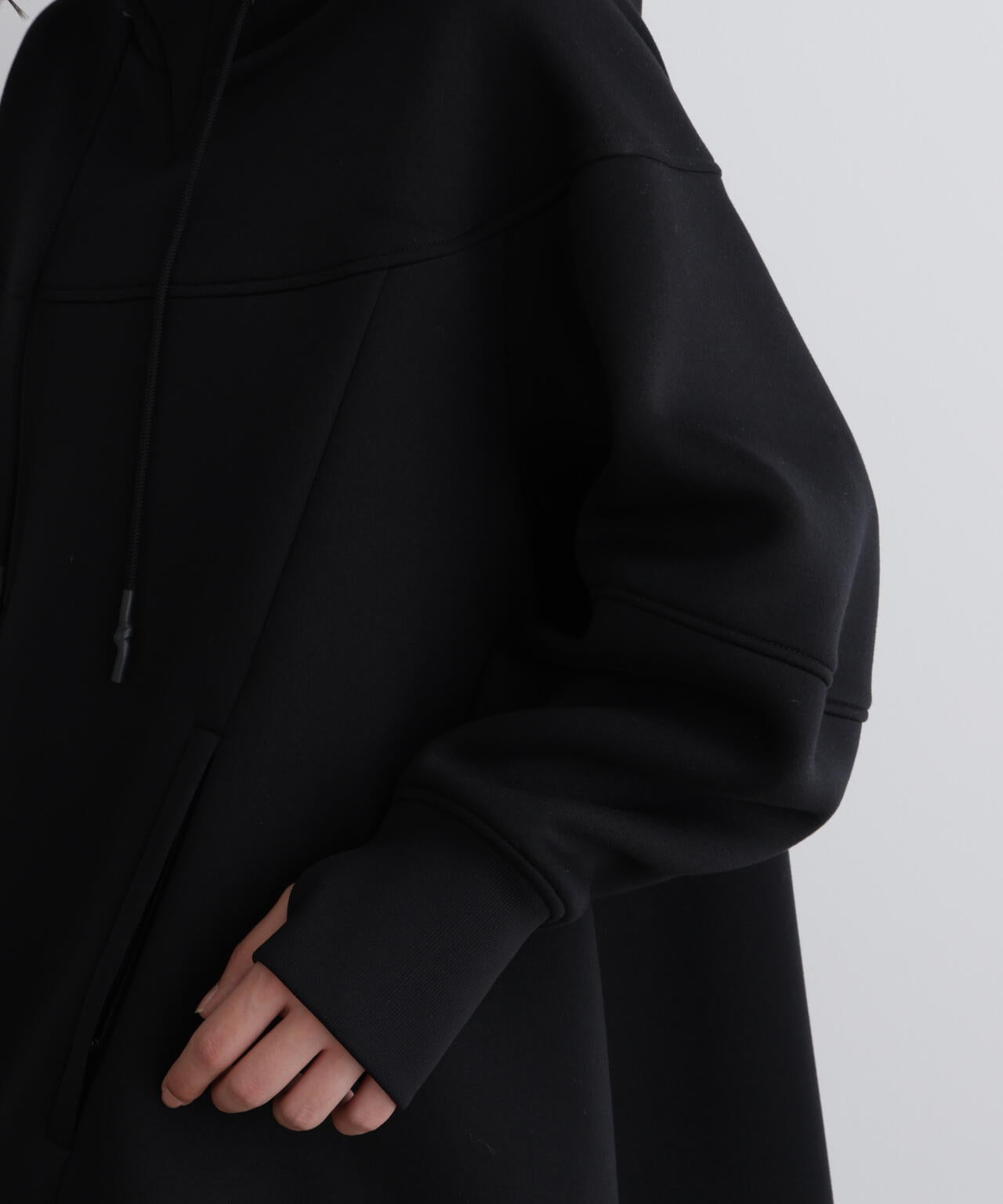 《LE PHIL SPORTS》テックダンボールジャージフーディ