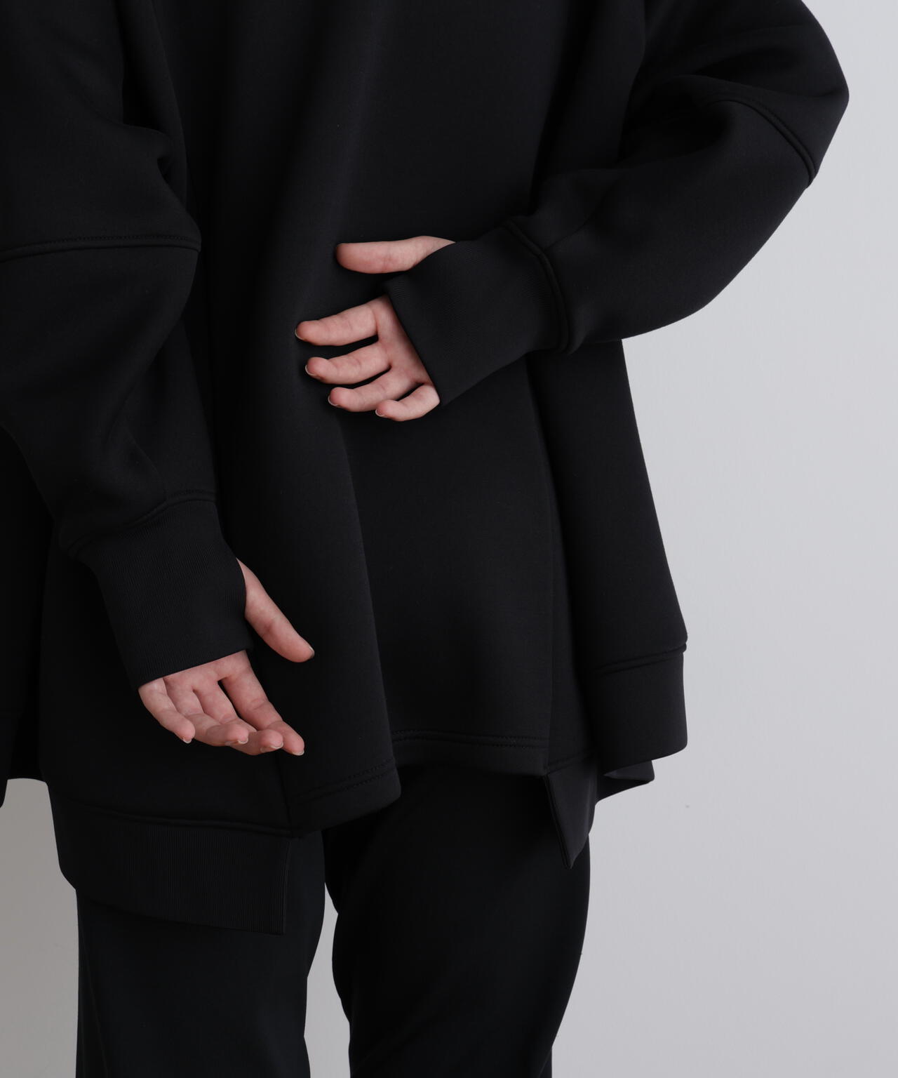 《LE PHIL SPORTS》テックダンボールジャージフーディ