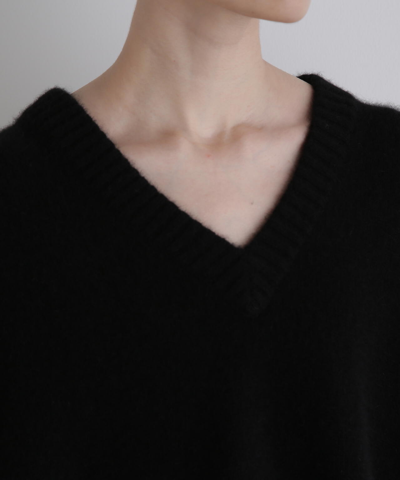 FOX混Vネックニット