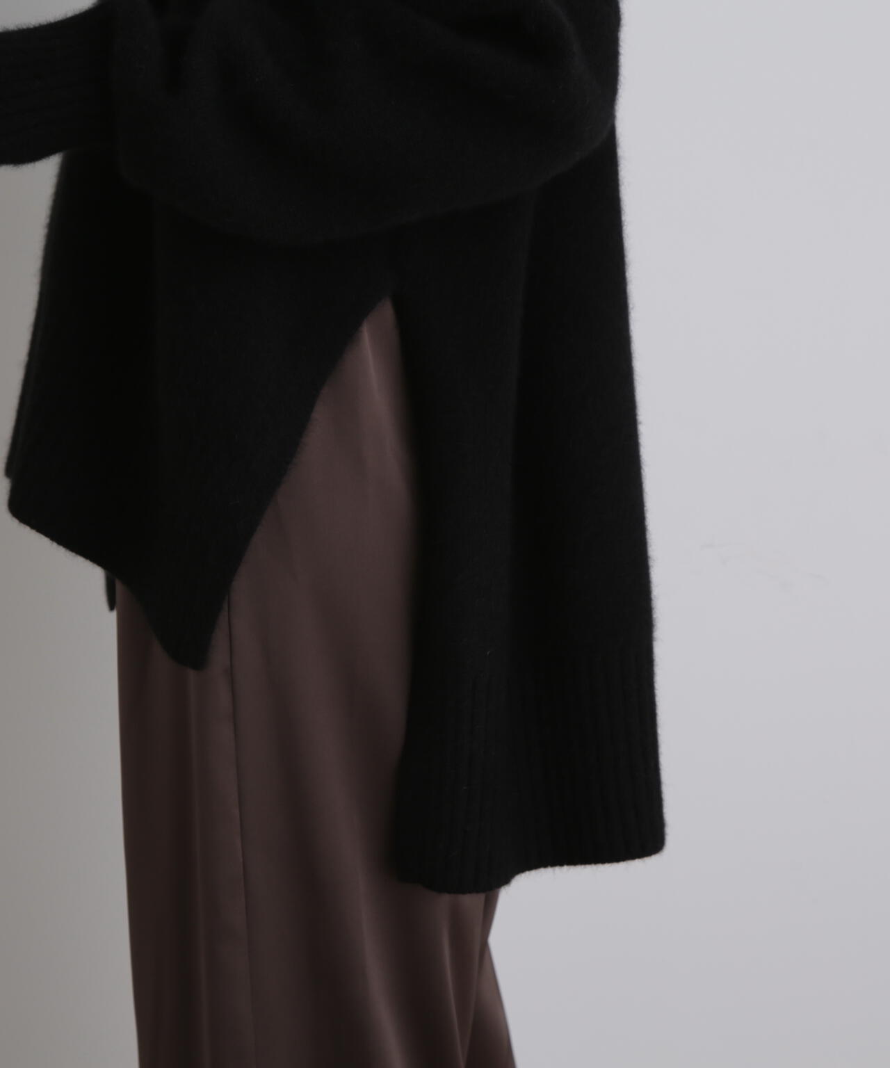 FOX混Vネックニット