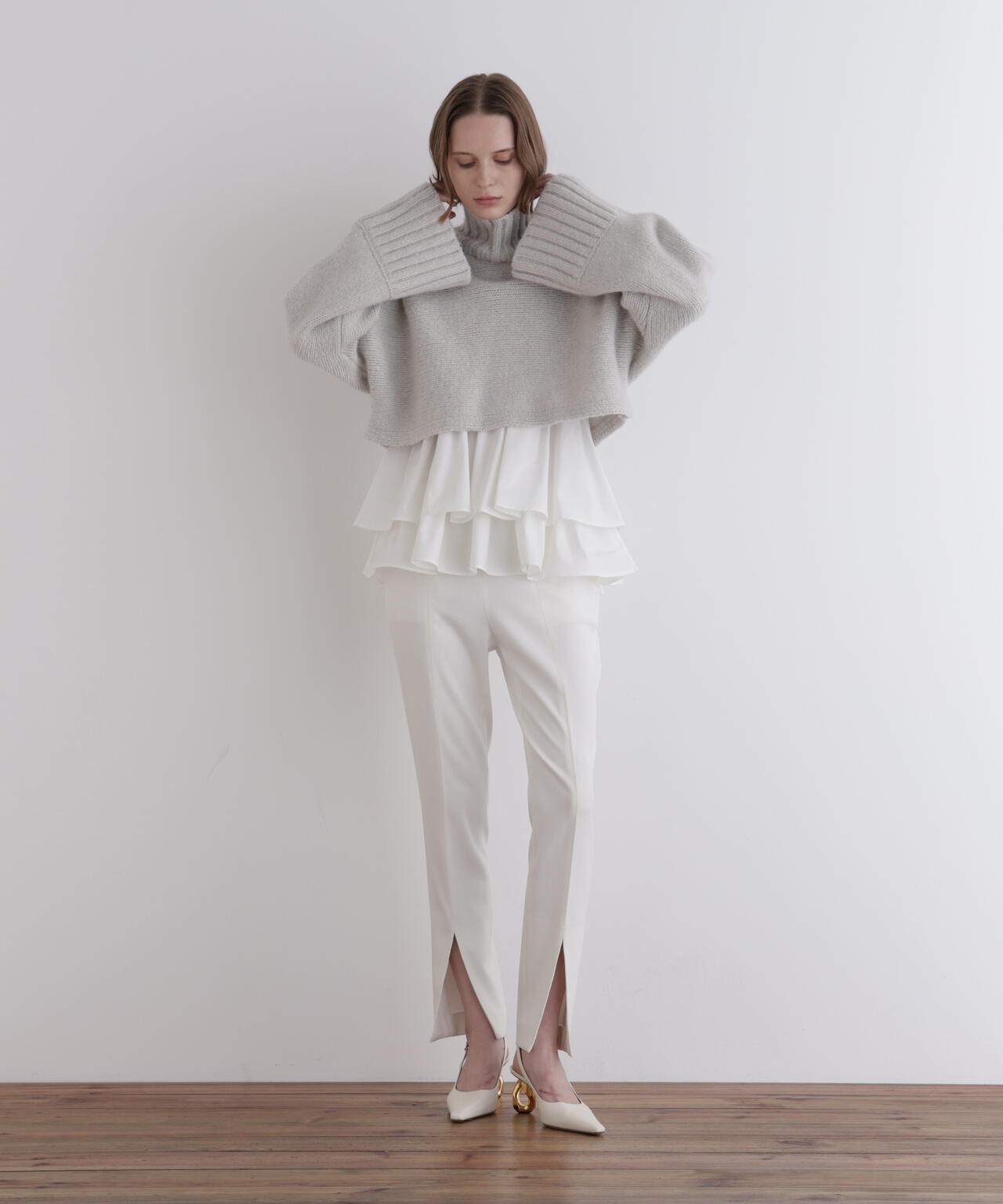 タートルネックプルオーバーニット