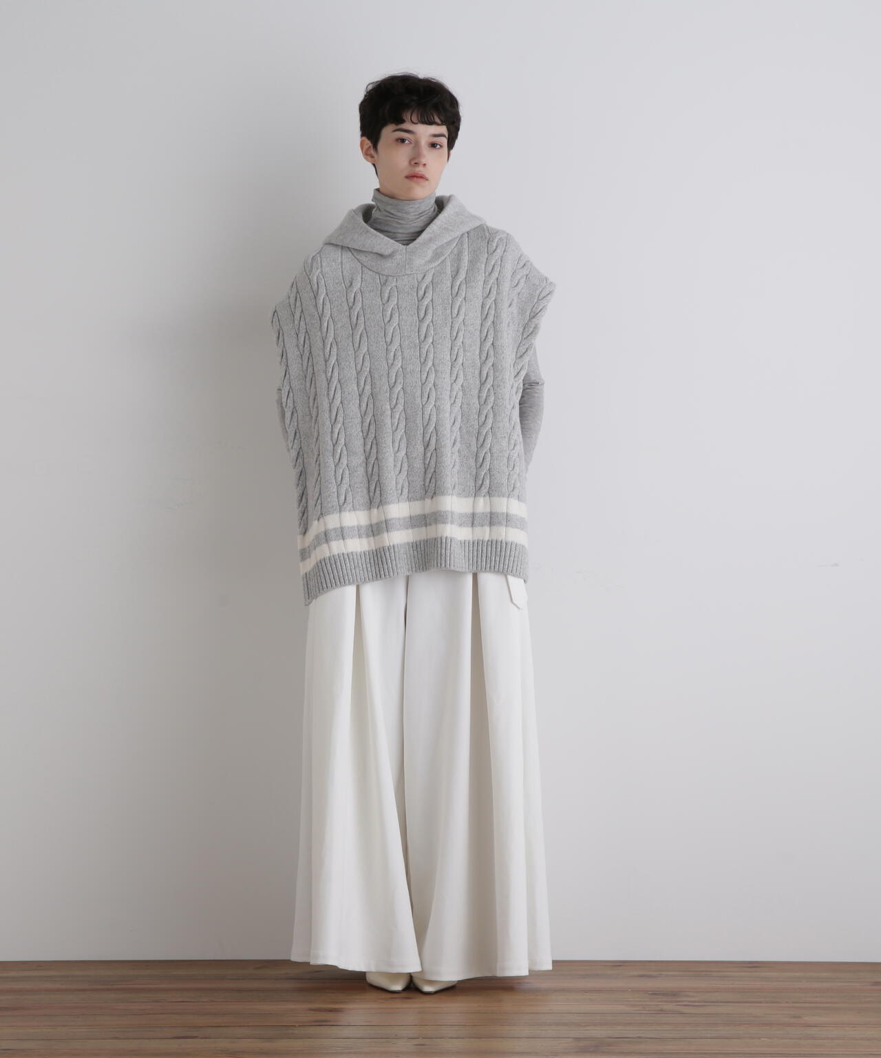 ウールミドルゲージケーブルニット