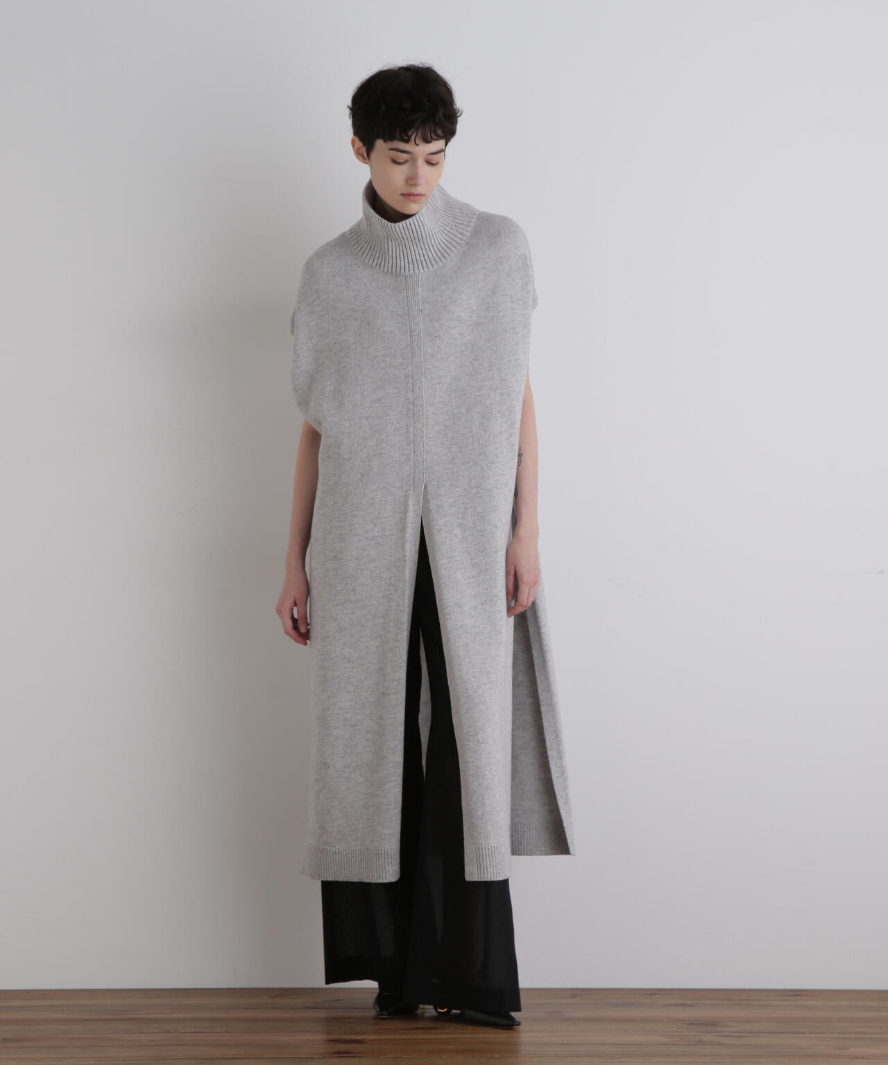 ウールミドルゲージロングジレ