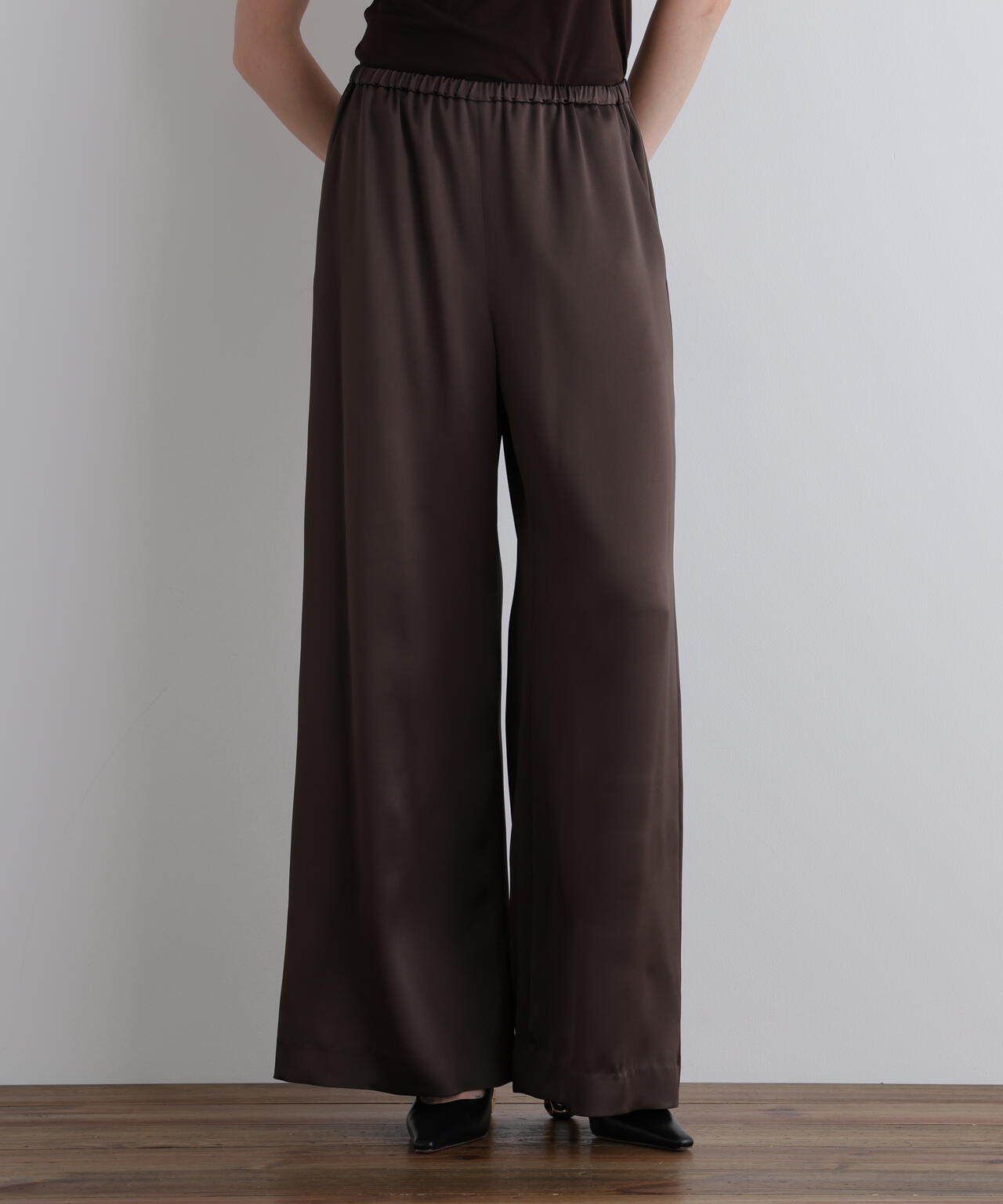 クラシックサテンパンツ