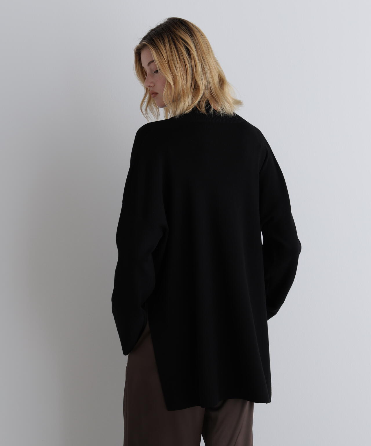 オーバーサイズプルオーバーニット