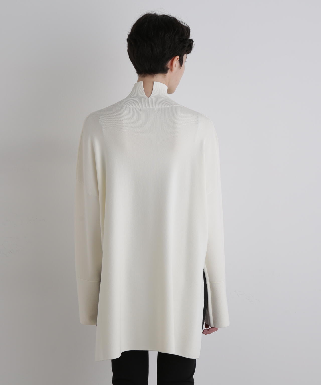 オーバーサイズプルオーバーニット