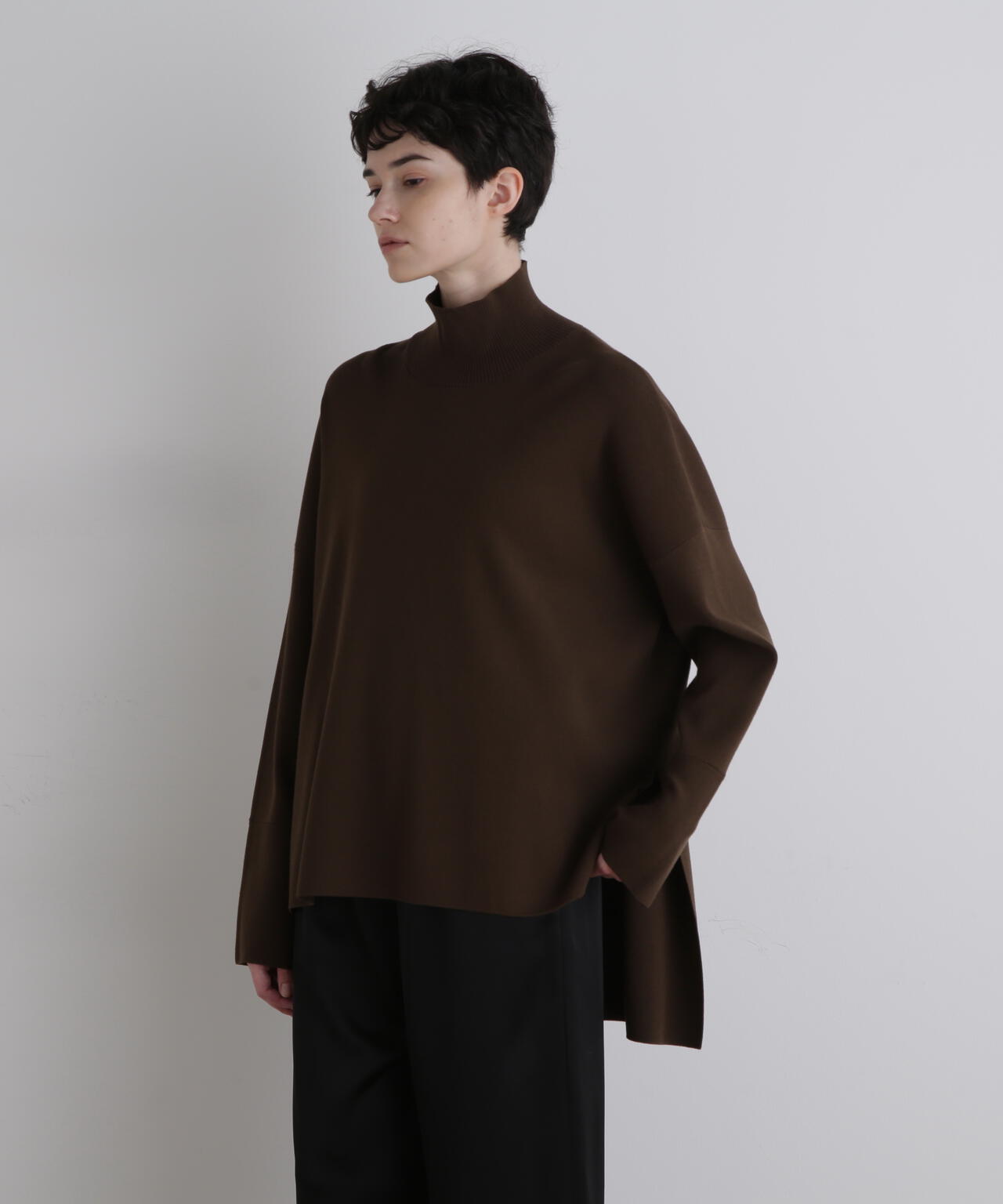 オーバーサイズプルオーバーニット