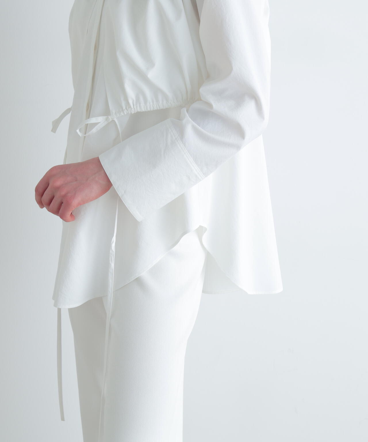 ケープカフスブラウス