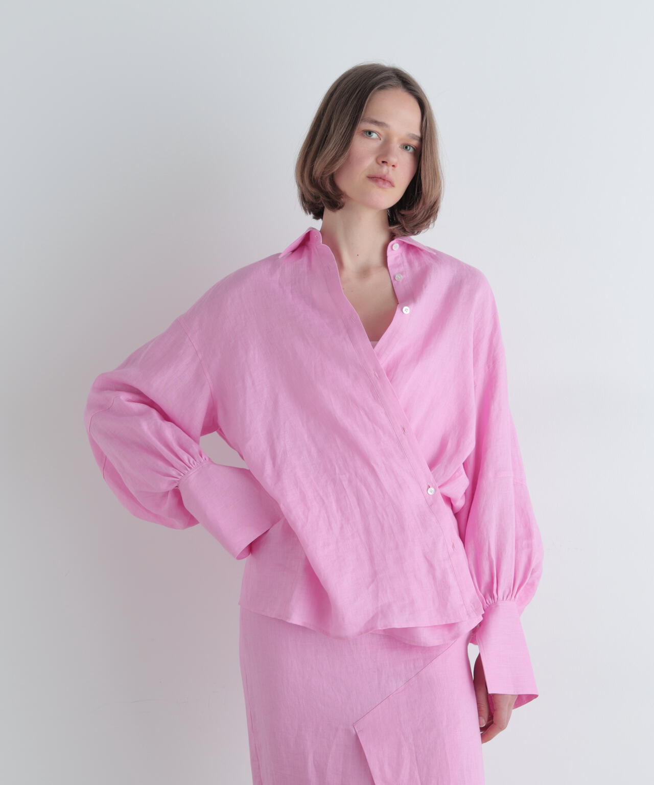 リネンブラウス