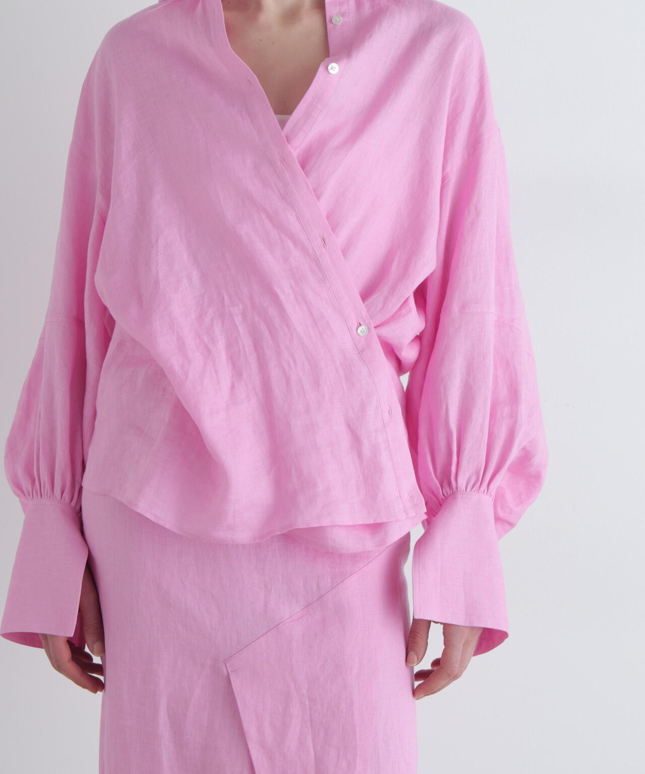 リネンブラウス