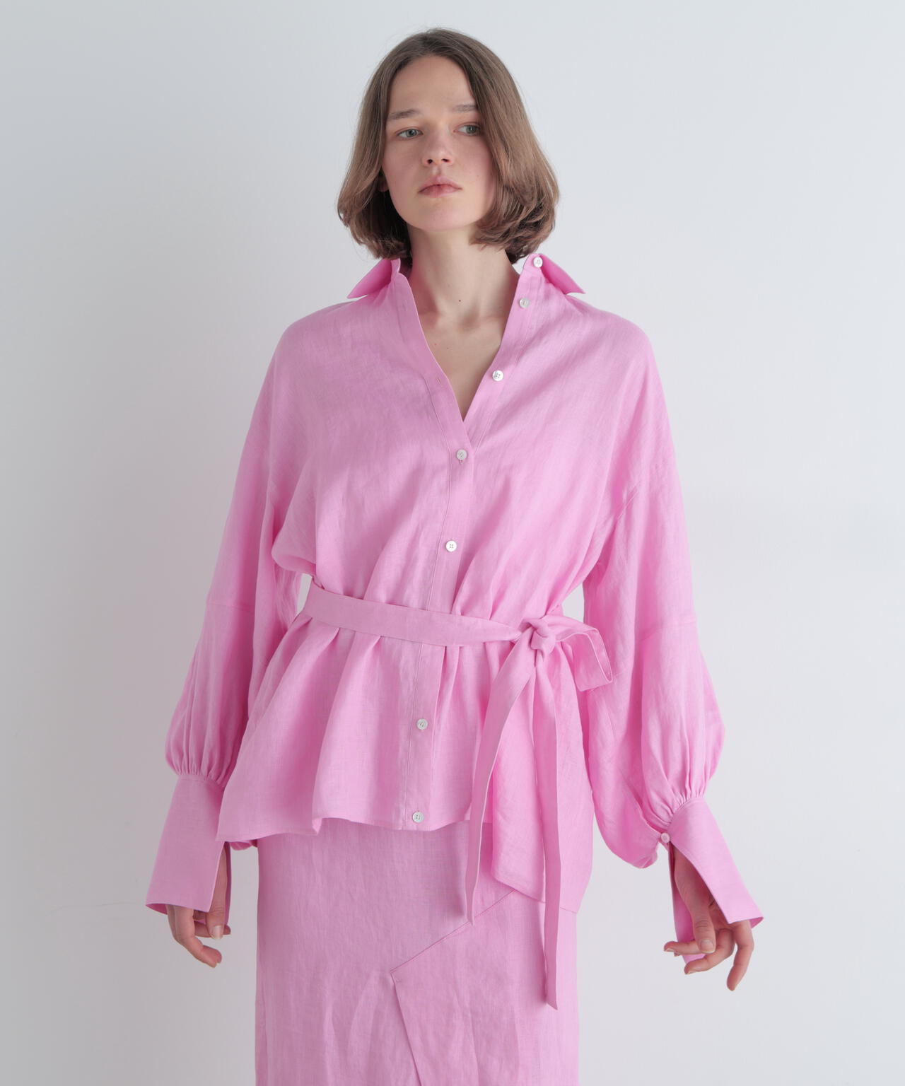 リネンブラウス