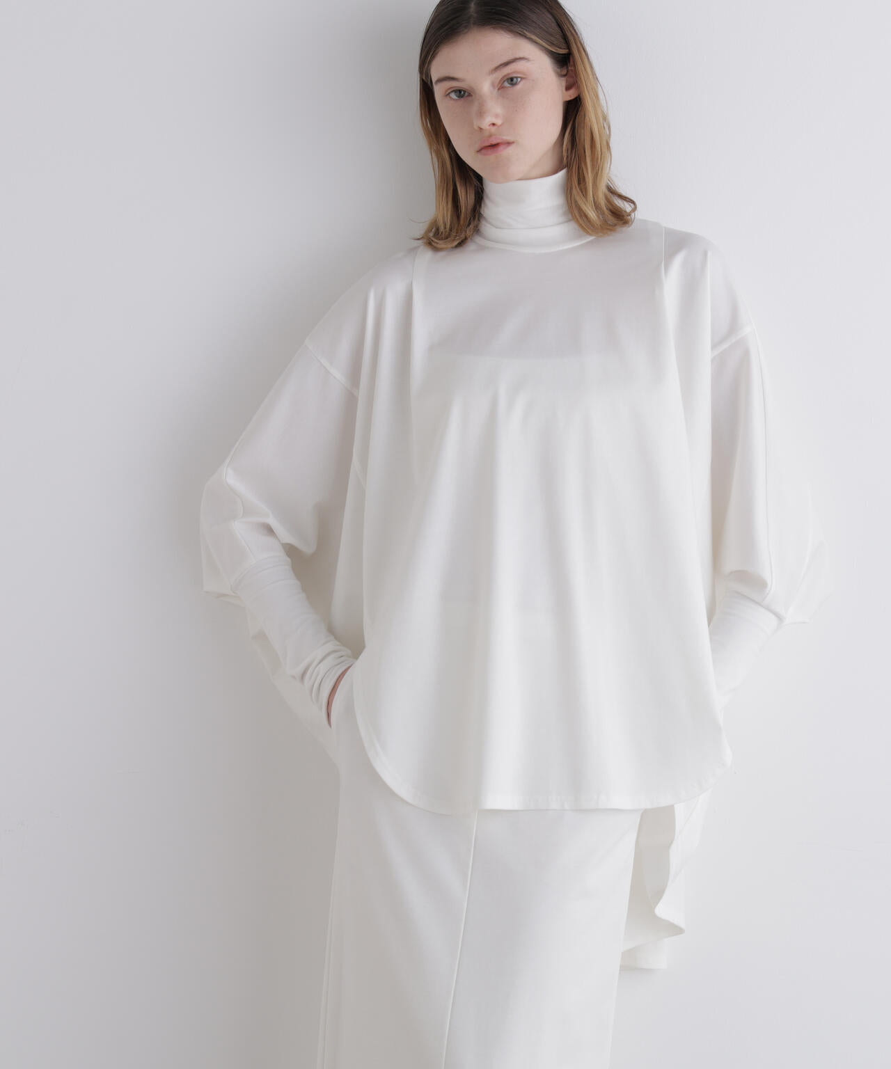 コンパクトポンチオーバーサイズハイネック