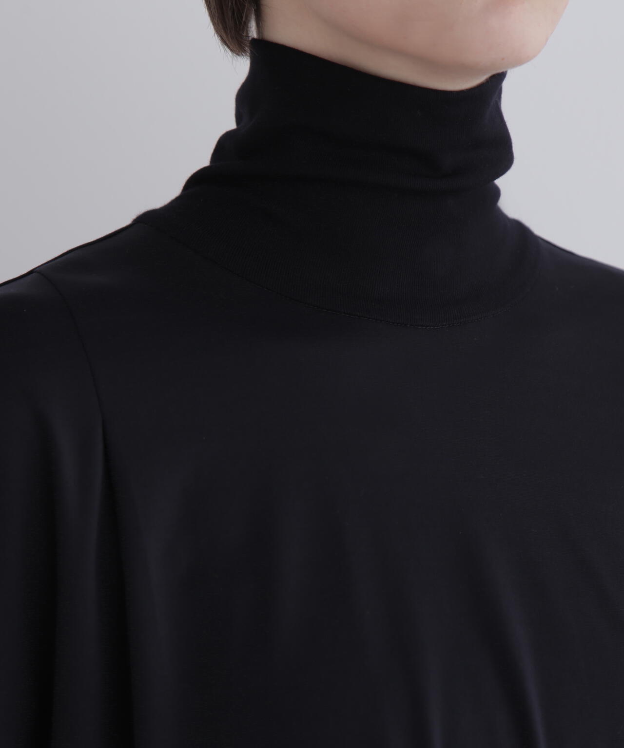 コンパクトポンチオーバーサイズハイネック