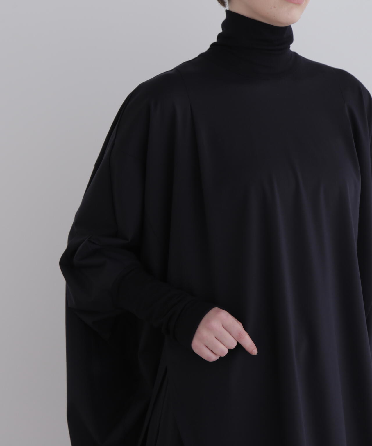 コンパクトポンチオーバーサイズハイネック