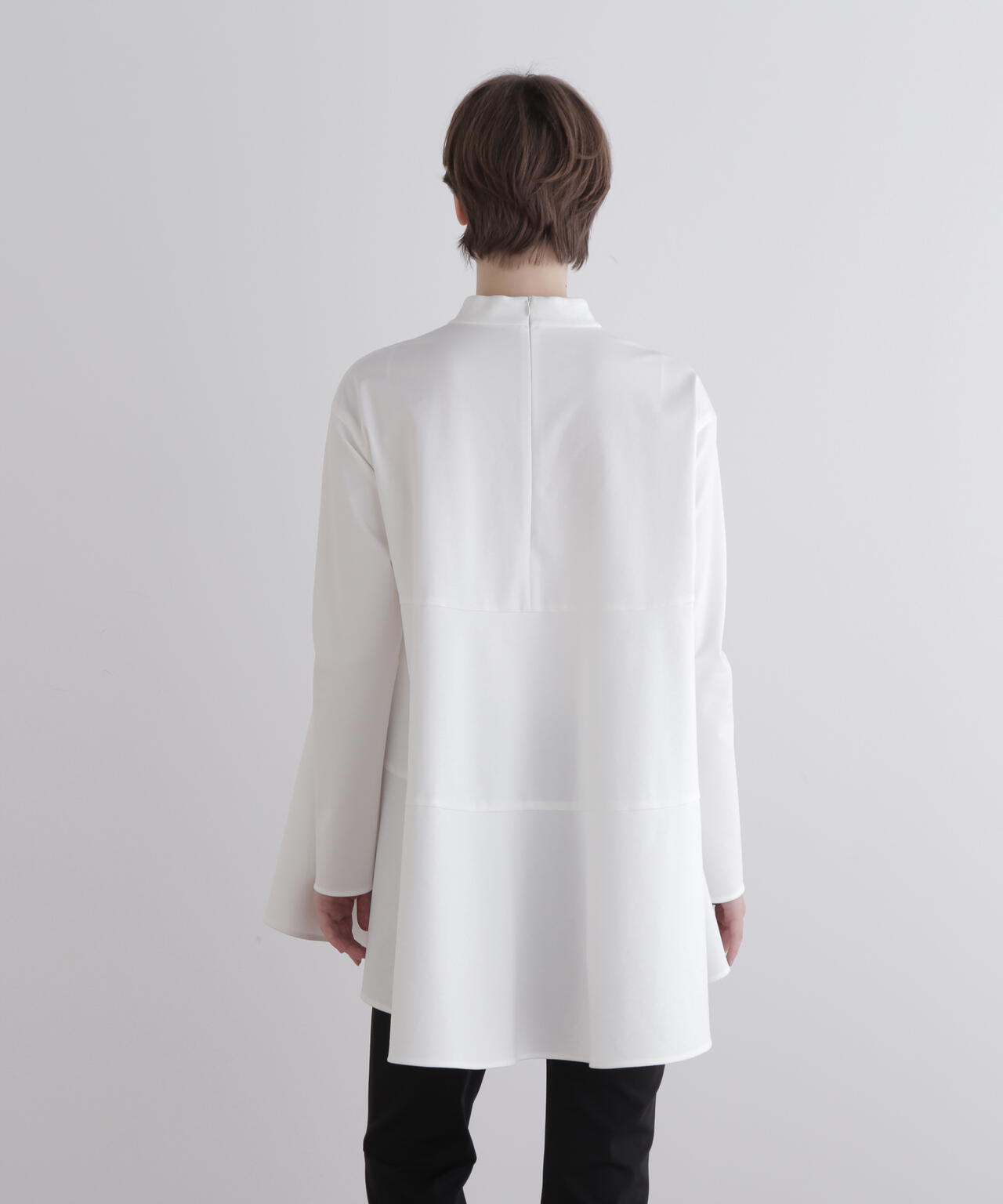 ハイストレッチポンチスタンドカラーブラウス