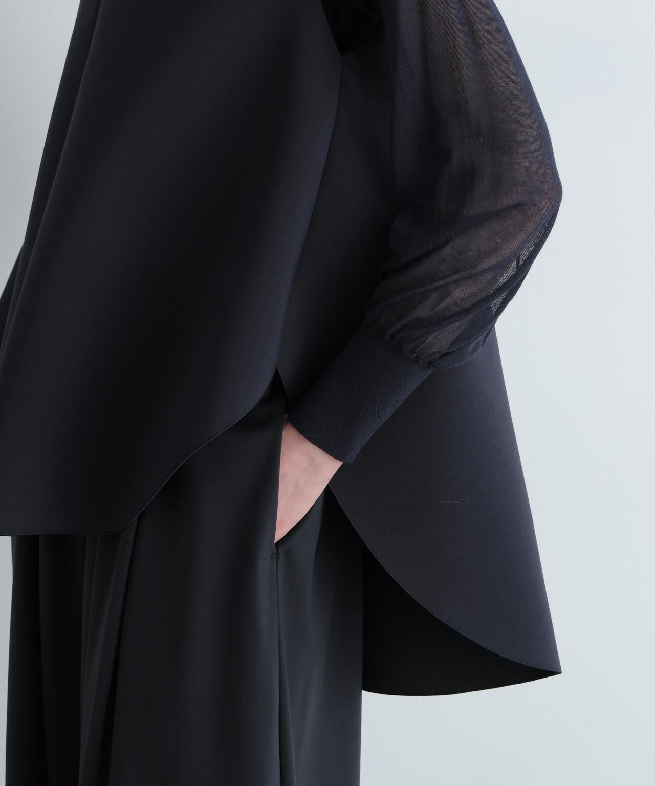 ライトボンディングノースリーブジレブラウス