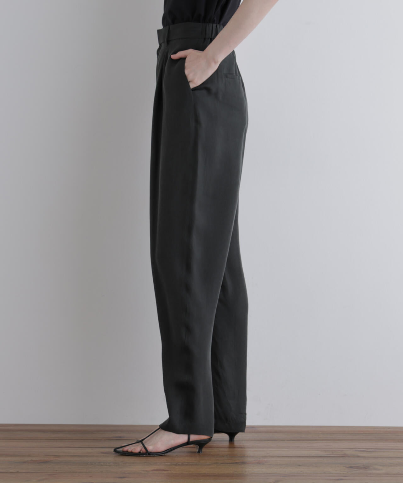 身長176cm B82 W60 H90 着用サイズ:1