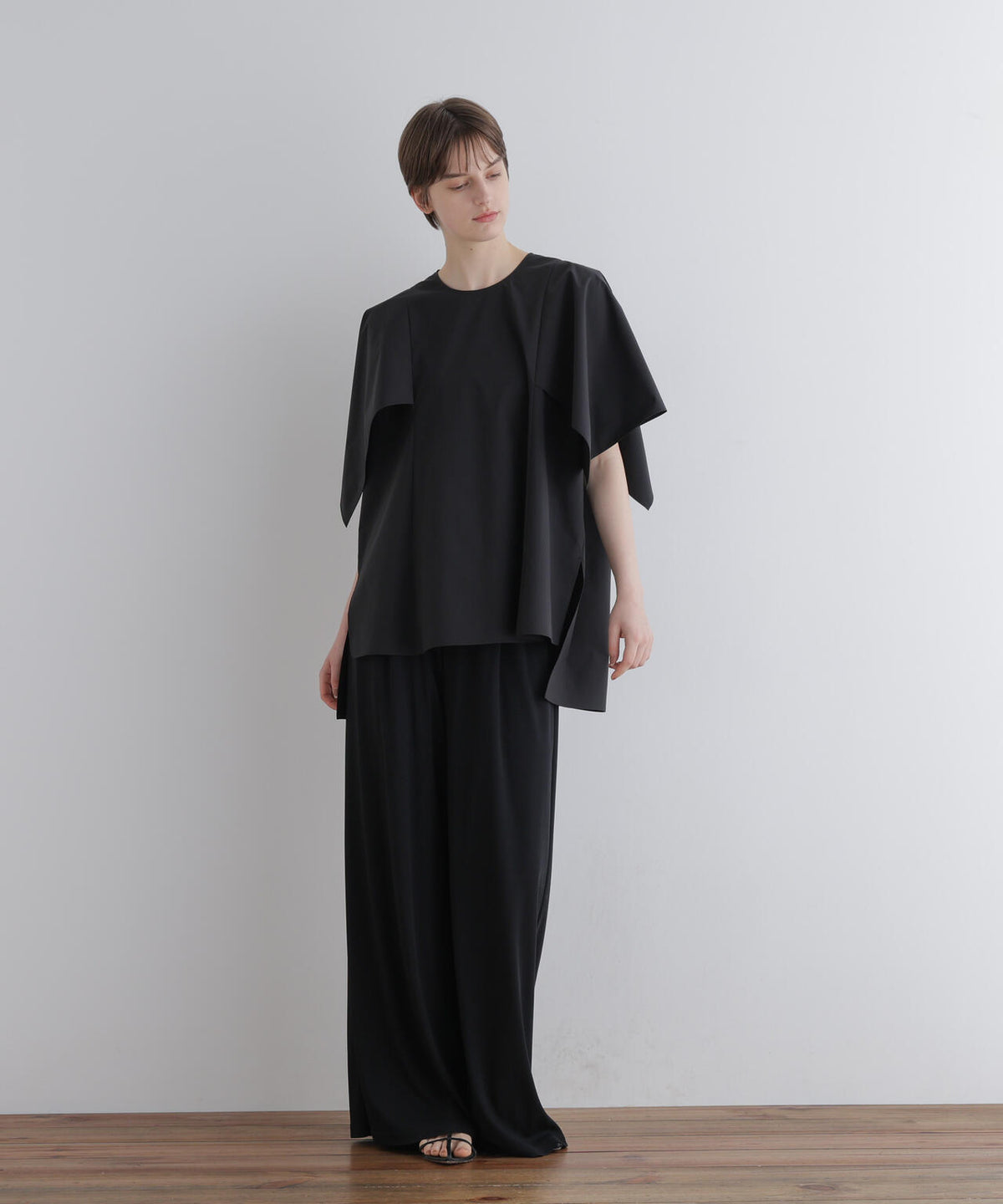 身長173cm B81 W61 H89 着用サイズ:1