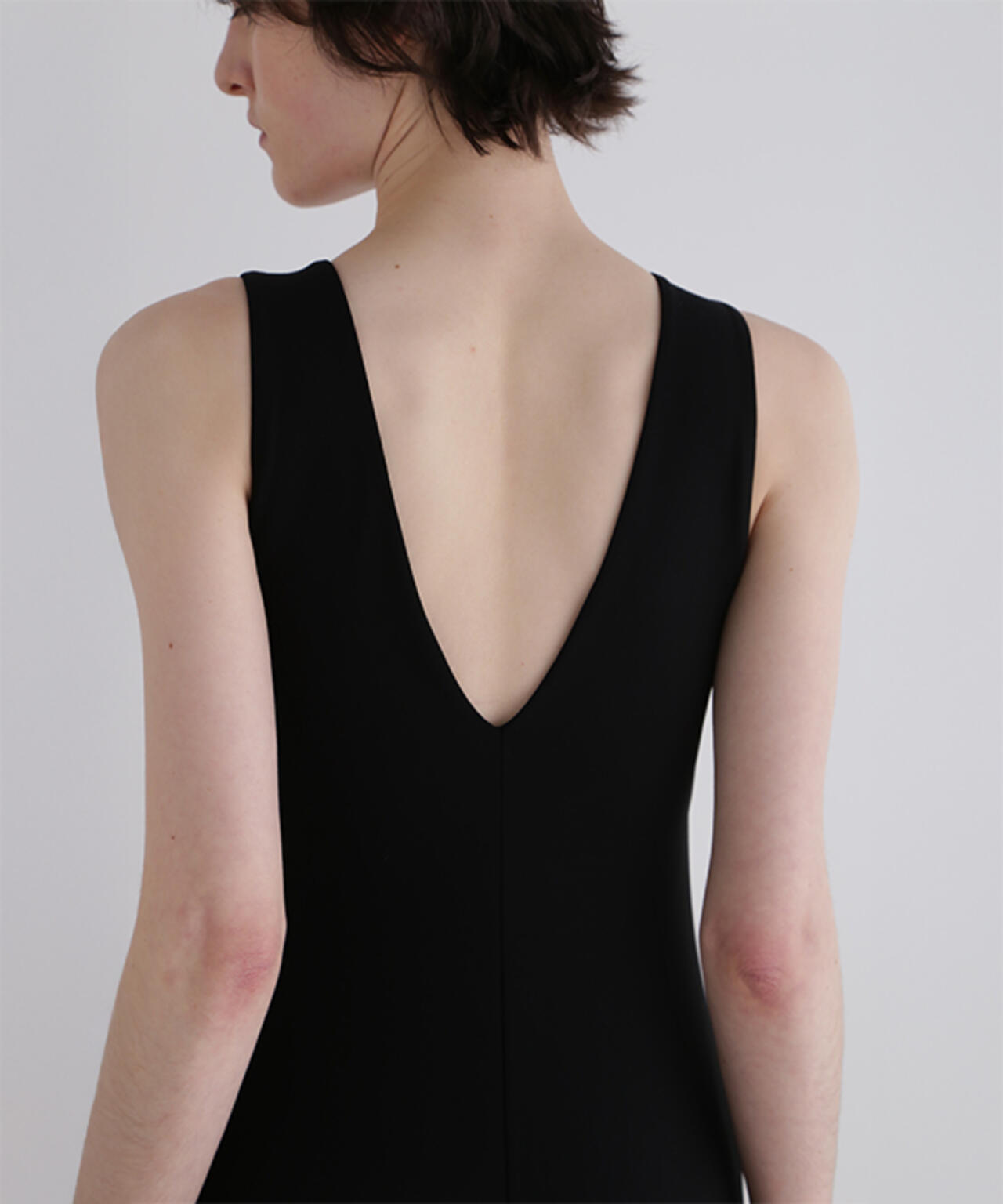 カップインUネックドレス