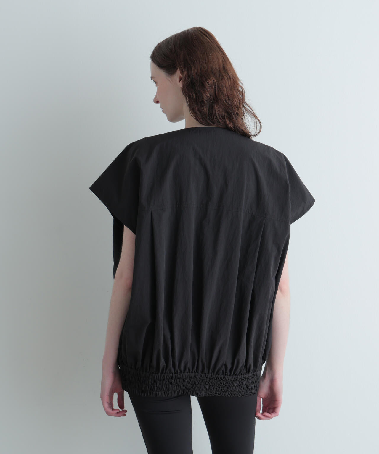 《LE PHIL SPORTS》ライトシェルタフタノースリーブジャケット