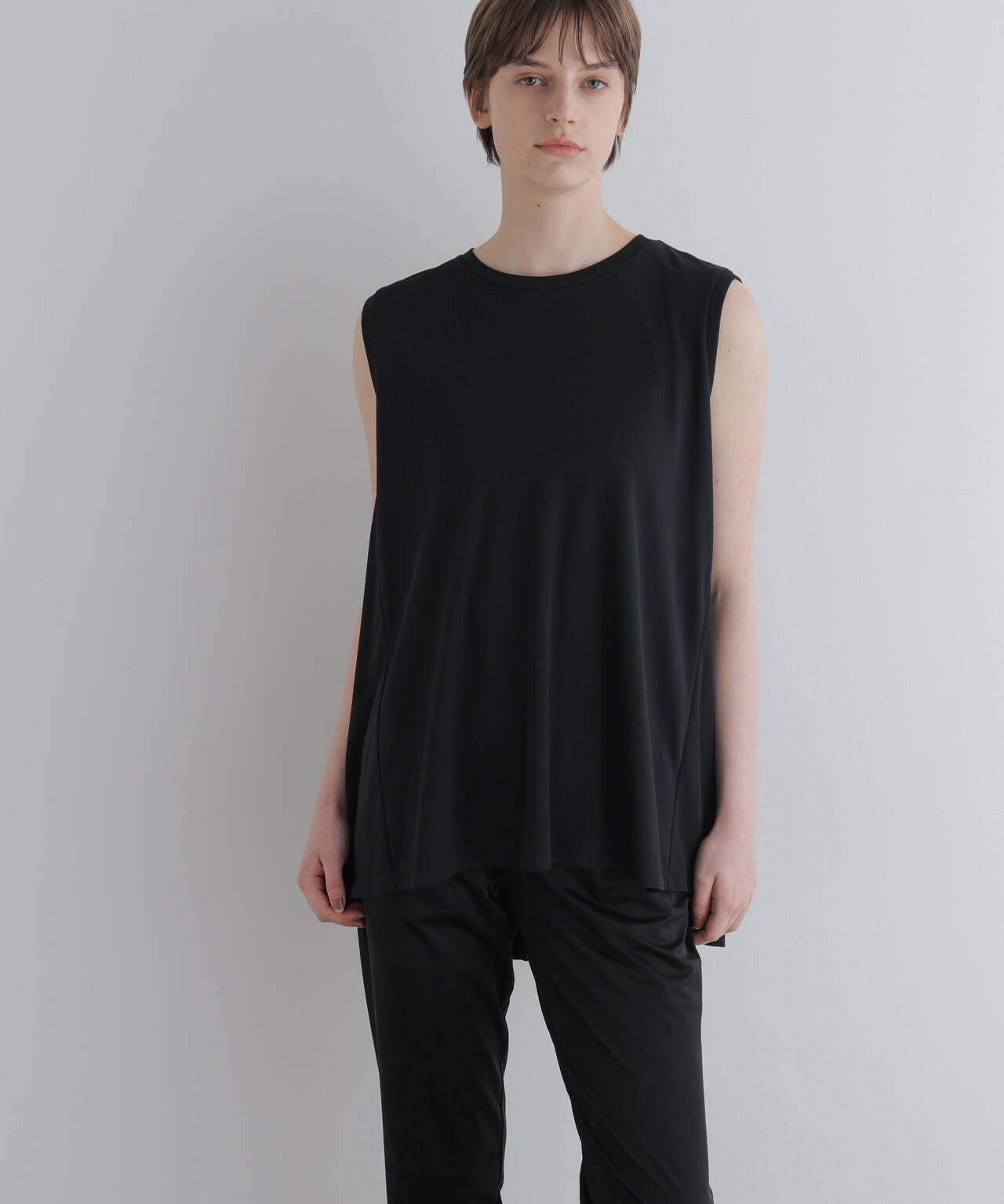 身長173cm B81 W61 H89 着用サイズ:F