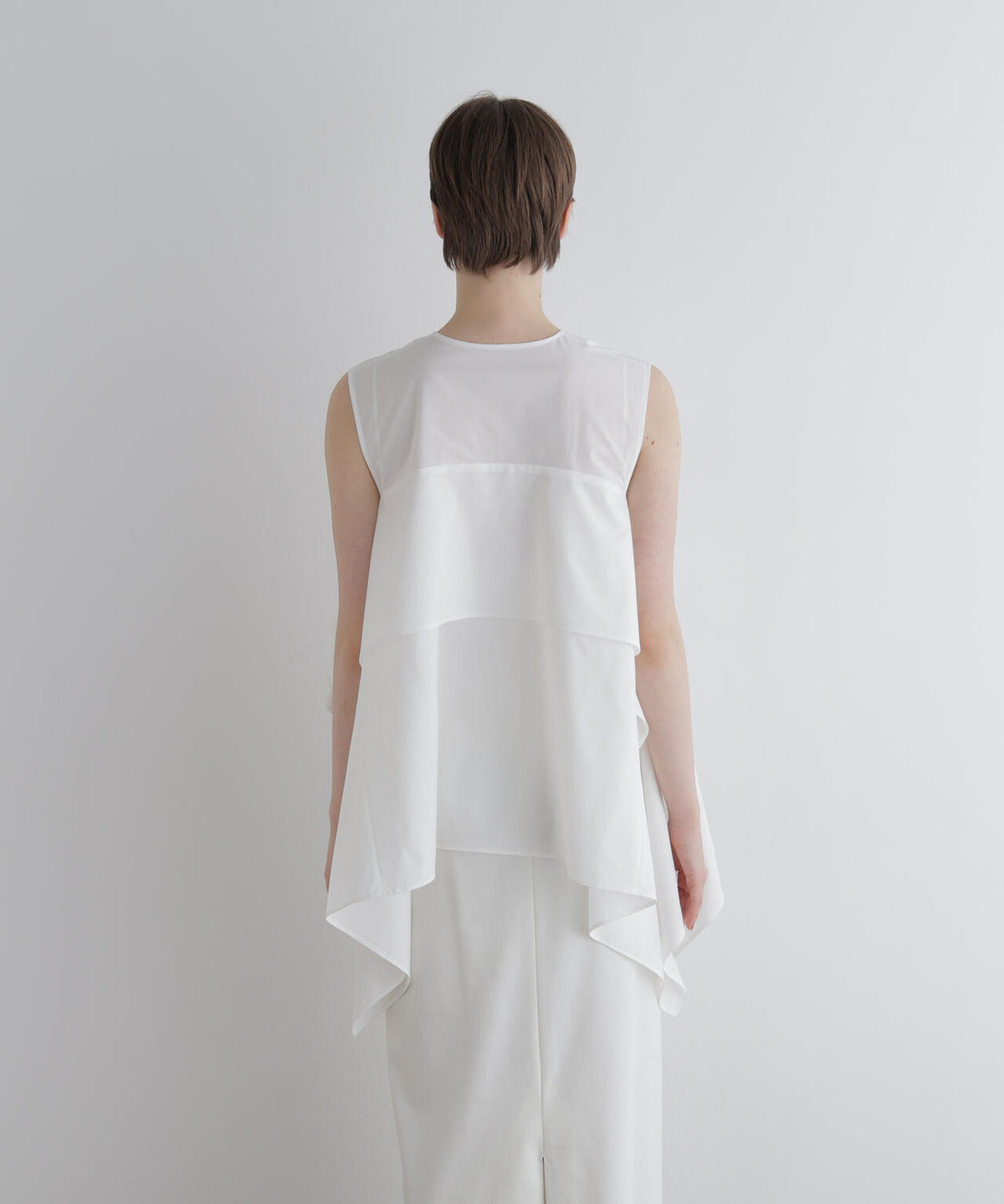 身長173cm B81 W61 H89 着用サイズ:F