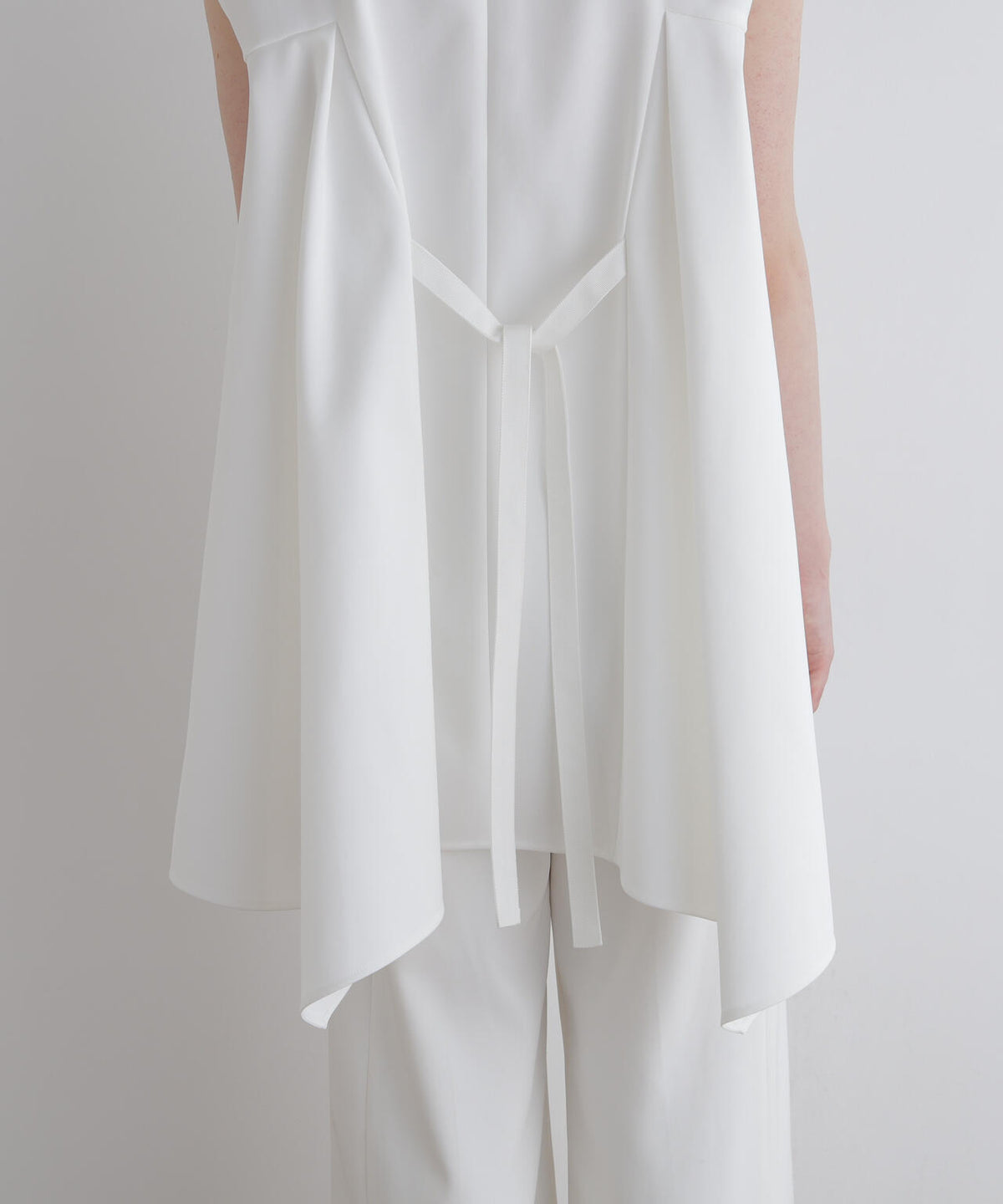 身長173cm B81 W61 H89 着用サイズ:F