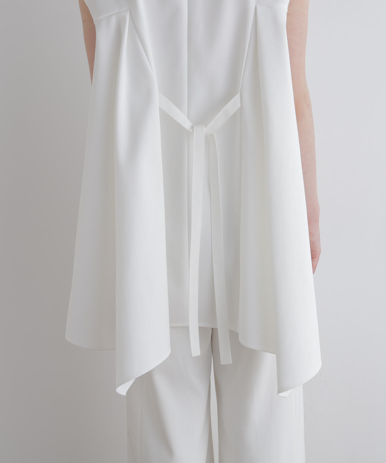 身長173cm B81 W61 H89 着用サイズ:F