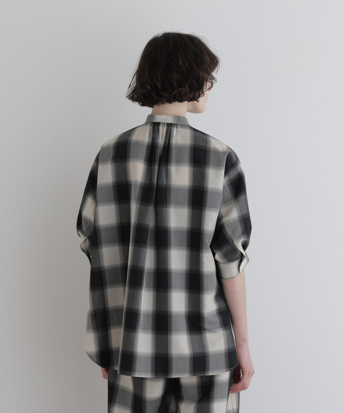 身長177cm B81 W59 H89 着用サイズ:F