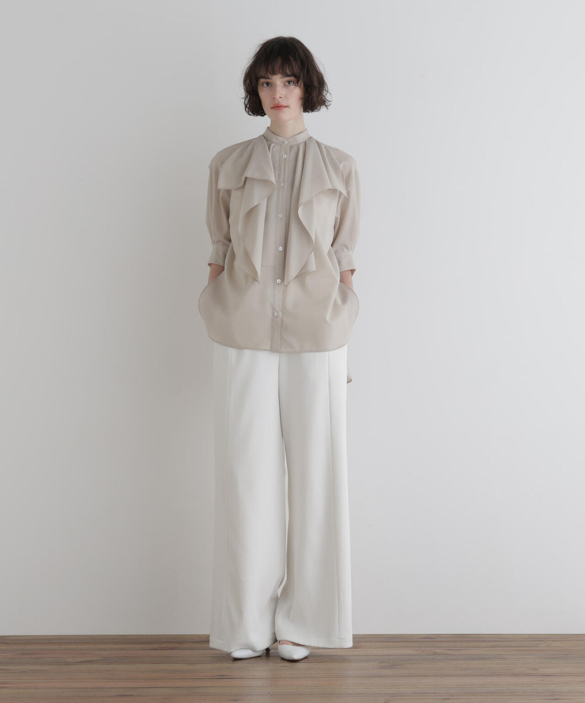 身長177cm B81 W59 H89 着用サイズ:F