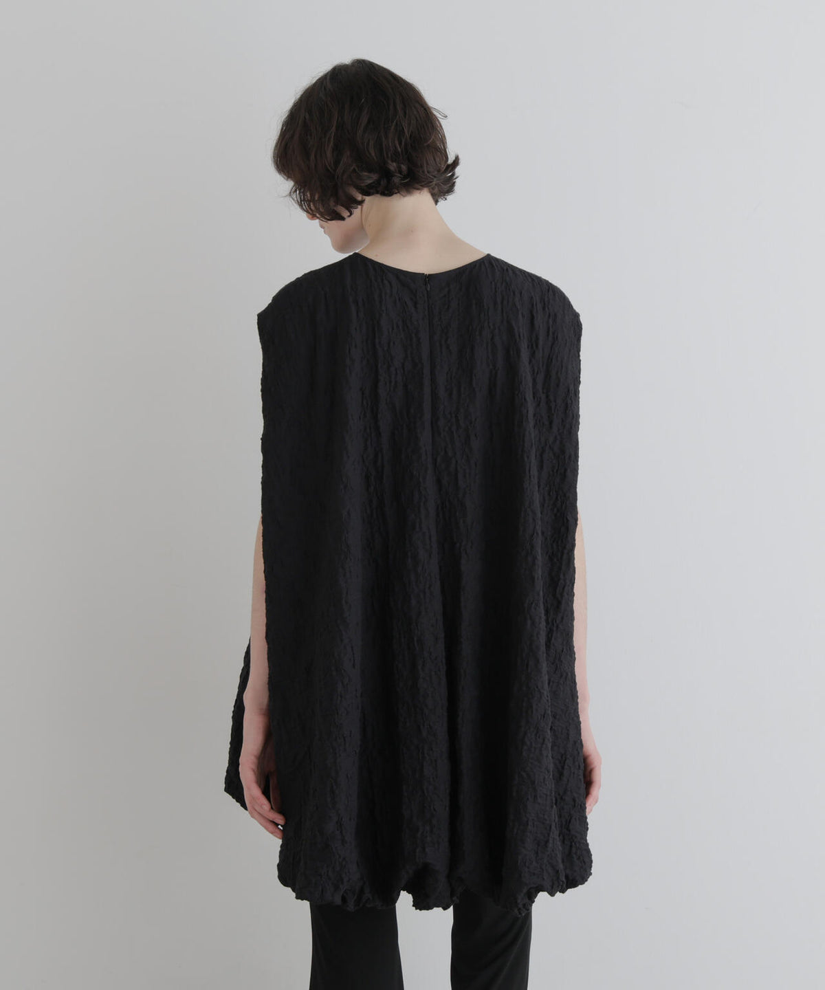 身長177cm B81 W59 H89 着用サイズ:F