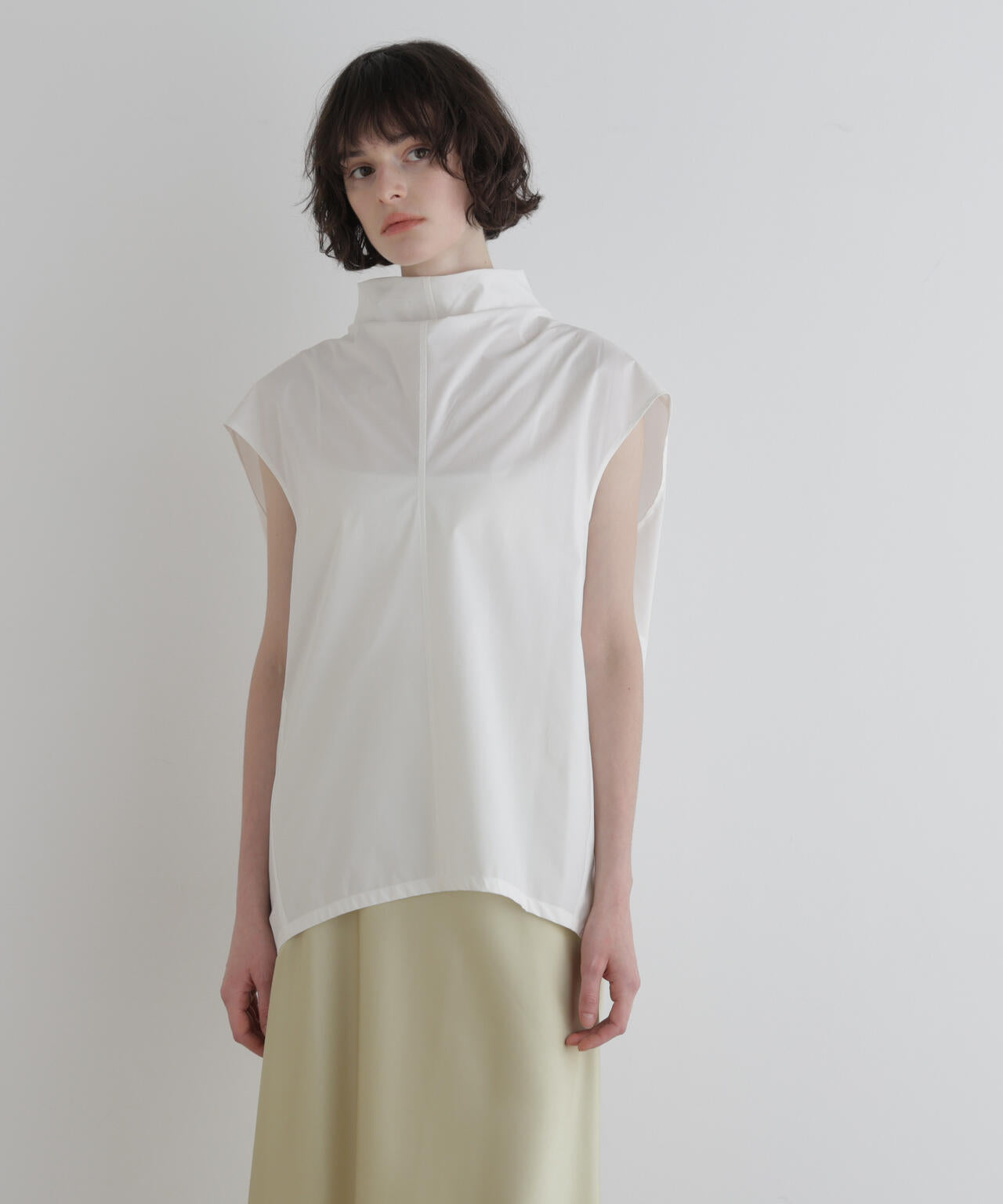 身長177cm B81 W59 H89 着用サイズ:F