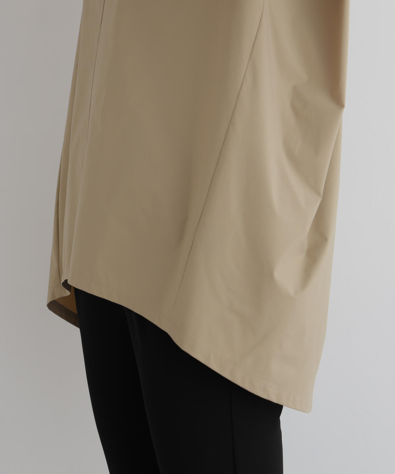 身長177cm B81 W59 H89 着用サイズ:F